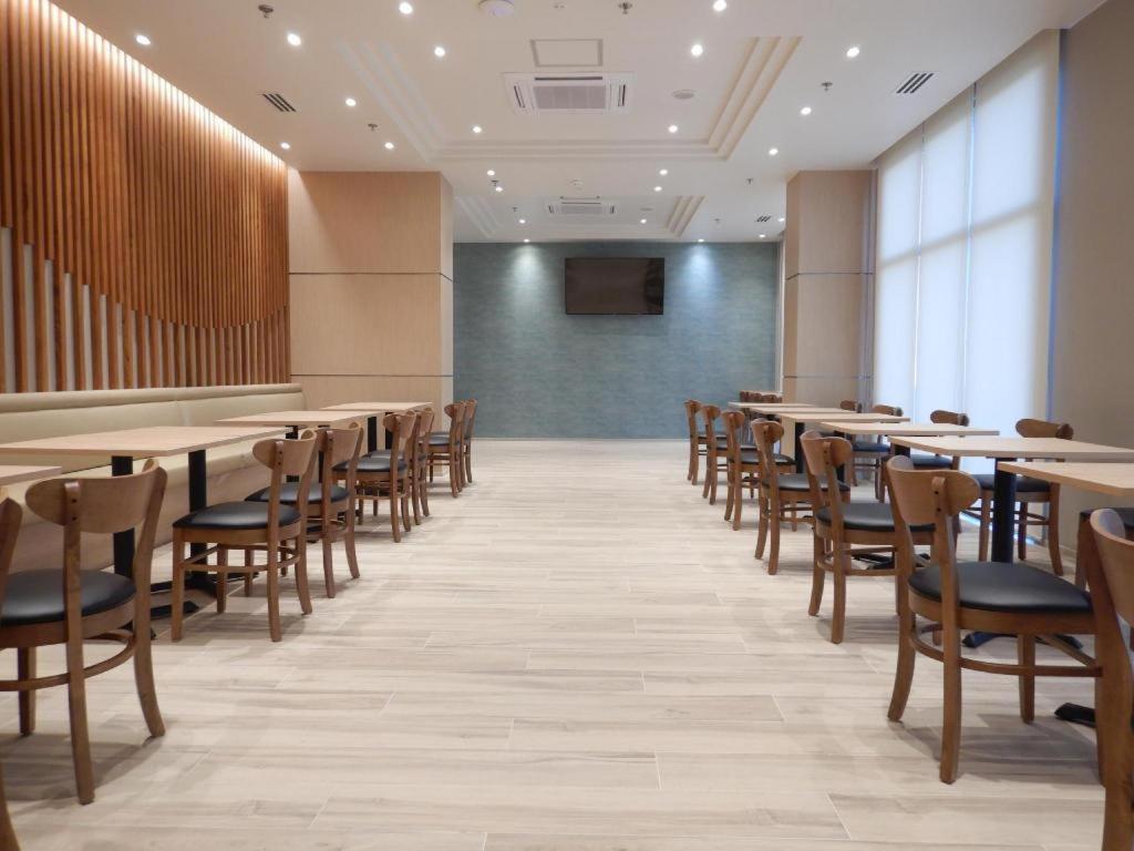 Wishton Hotel Yangon Exterior foto
